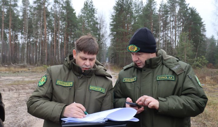 Справиться с задачами в срок. Андрей Карась провел штаб по буреломам в Жлобинском лесхозе