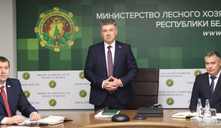 Александр Кулик представил коллективу Минлесхоза своих новых заместителей